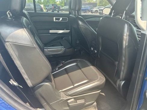 Used 2021 Ford Explorer XLT w/ Equipment Group 202A AWD/4WD image 39