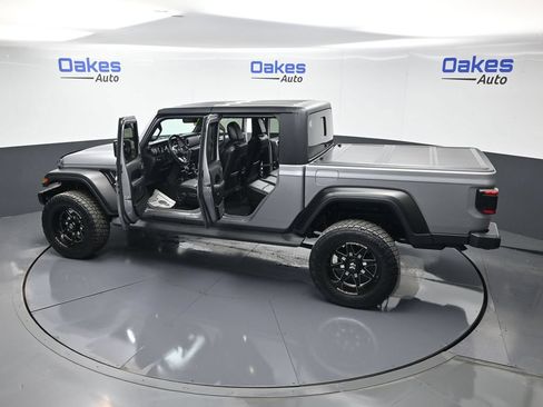 Used 2020 Jeep Gladiator Overland AWD/4WD image 61
