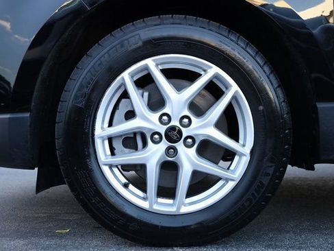 Used 2024 Ford Edge SEL image 8