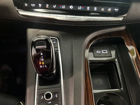 Certified 2022 Cadillac Escalade Premium Luxury w/ Performance Package AWD/4WD image 12