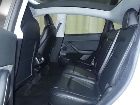 Used 2023 Tesla Model Y Long Range AWD/4WD image 21