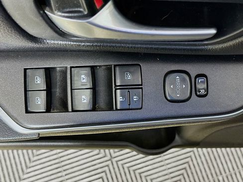Used 2017 Toyota Camry SE FWD image 19