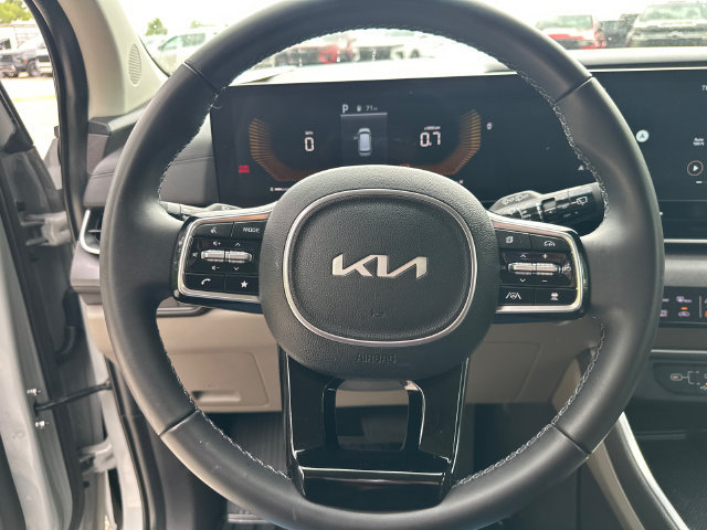 Used 2026 Kia Carnival EX FWD image 26