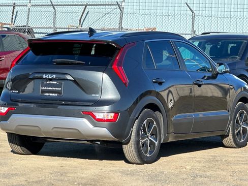 Certified 2024 Kia Niro EX image 4