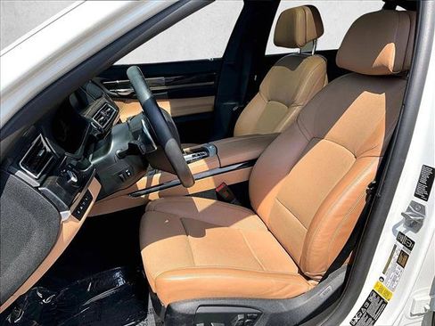 Used 2015 BMW 750Li xDrive image 24