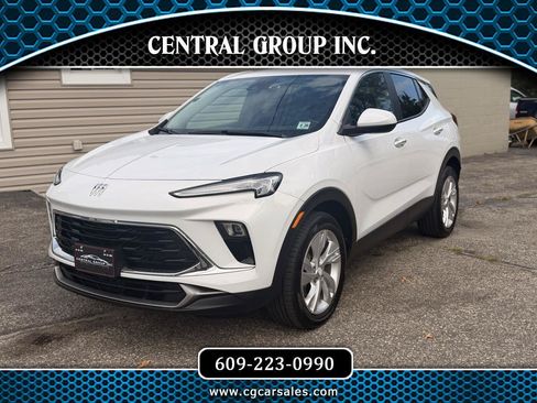 Used 2024 Buick Encore GX Preferred FWD image 1