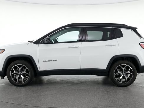 Used 2025 Jeep Compass Limited AWD/4WD image 5