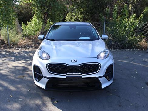 Used 2022 Kia Sportage LX FWD image 2
