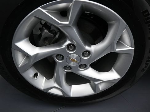 Used 2025 Chevrolet Trax LS w/ LS Convenience Package FWD image 40