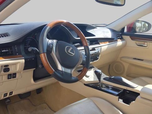 Used 2013 Lexus ES 300h w/ Luxury Pkg FWD image 20