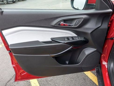 New 2026 Chevrolet Trax LT w/ Sunroof Package image 11