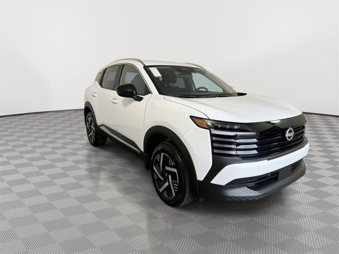 New 2026 Nissan Kicks SV image 2