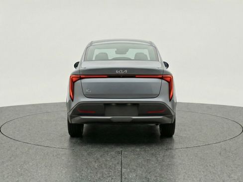 Used 2025 Kia K4 LXS image 7