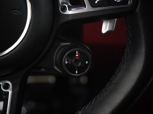 Used 2022 Porsche Cayenne Turbo S image 21