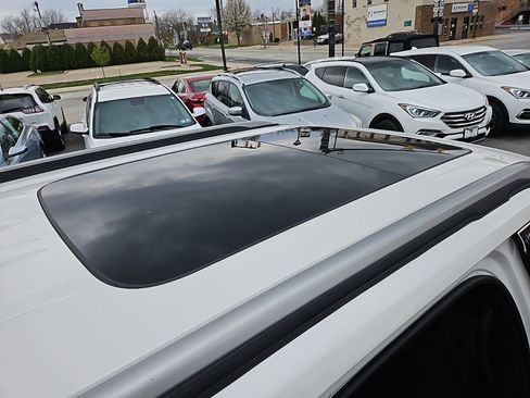 Used 2016 Ford Explorer XLT w/ Equipment Group 201A image 24