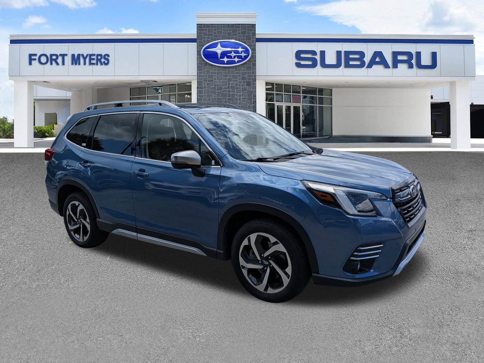 Used 2024 Subaru Forester Touring AWD/4WD image 2