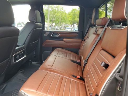 Used 2025 GMC Sierra 2500 Denali Ultimate w/ Max Trailering Package AWD/4WD image 11