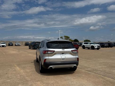 Used 2020 Ford Escape SE FWD image 24
