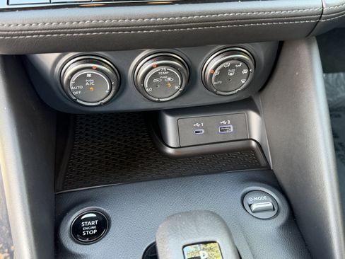 Used 2024 Nissan Z Performance w/ Floor Mat Package image 50