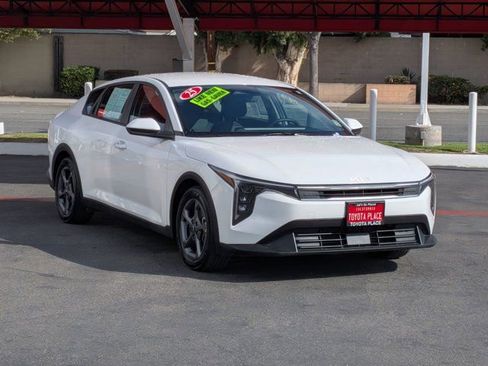 Used 2025 Kia K4 FWD image 3