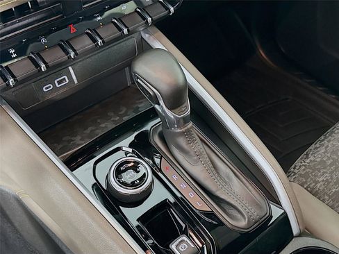 Used 2024 Chevrolet Colorado ZR2 w/ Safety Package image 18