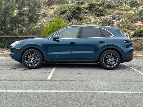 Certified 2024 Porsche Cayenne image 2