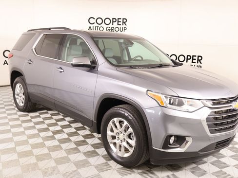 Used 2021 Chevrolet Traverse LT w/ LPO, Cargo Package image 1