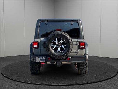 Used 2023 Jeep Wrangler Unlimited Rubicon w/ Cold Weather Group AWD/4WD image 8
