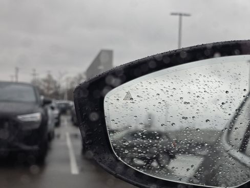 Used 2024 MAZDA MAZDA3 Hatchback w/Premium Plus Pkg image 17