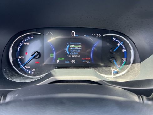 Used 2023 Toyota RAV4 SE w/ Weather & Moonroof Package image 25