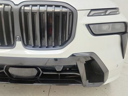 Used 2024 BMW X7 xDrive40i w/ M Sport Package AWD/4WD image 25