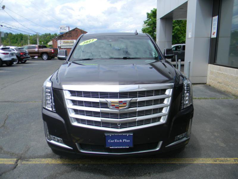 Used 2017 Cadillac Escalade Premium Luxury AWD/4WD image 3