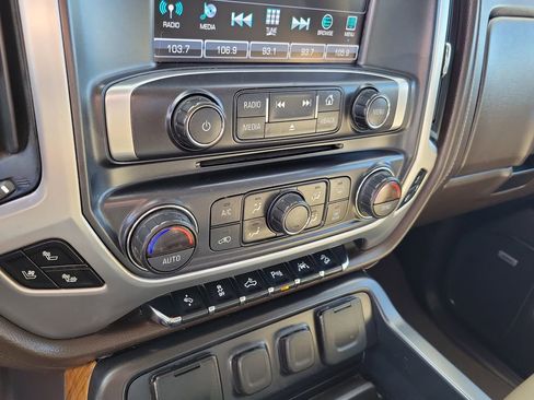Used 2018 GMC Sierra 1500 SLT AWD/4WD image 23