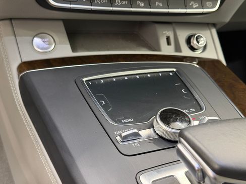 Used 2019 Audi Q5 Prestige w/ Prestige Package AWD/4WD image 18