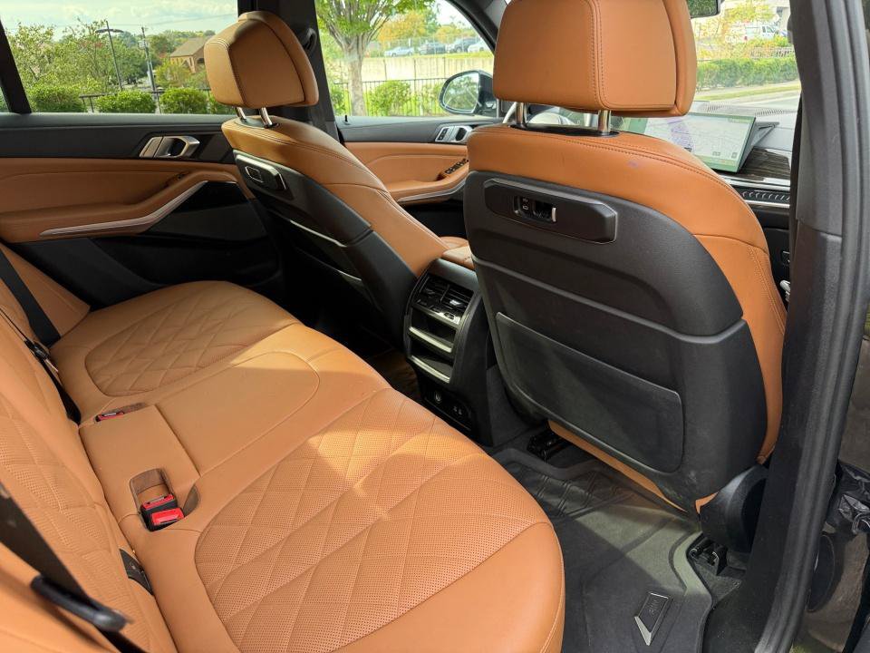 Used 2024 BMW X5 xDrive40i w/ M Sport Package AWD/4WD image 29