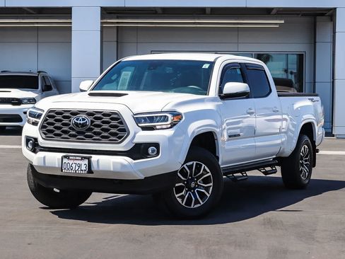 Used 2022 Toyota Tacoma TRD Sport w/ Technology Package RWD image 1
