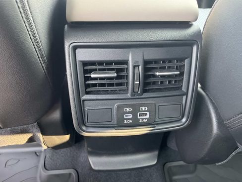 Certified 2025 Subaru Forester Premium AWD/4WD image 18