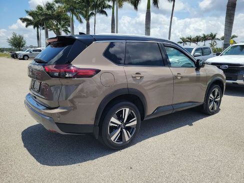 Certified 2024 Nissan Rogue SL w/ SL Premium Package FWD image 5