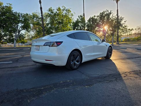 Used 2019 Tesla Model 3 Mid Range RWD image 3