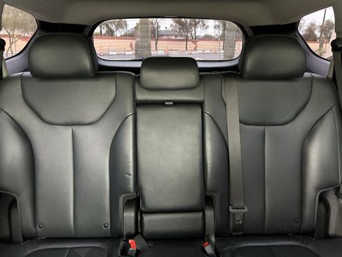 Used 2019 Hyundai Santa Fe Limited image 16