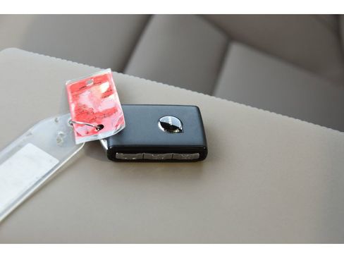 New 2026 Volvo XC90 B6 Plus w/ Protection Package Premier image 39