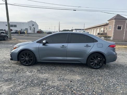 Used 2023 Toyota Corolla SE image 2
