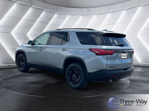 Certified 2023 Chevrolet Traverse LT FWD image 3