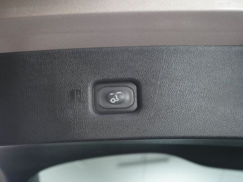 Used 2020 Lincoln Nautilus Premier AWD/4WD image 13