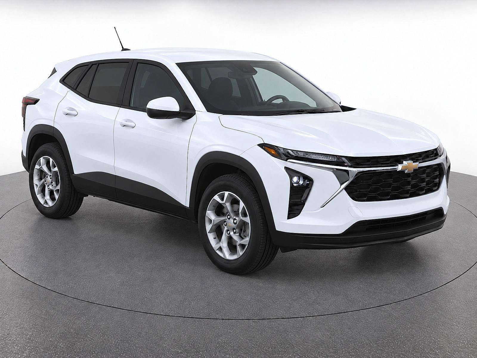 Used 2024 Chevrolet Trax LS w/ LS Convenience Package FWD image 2