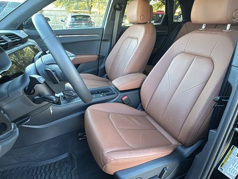 Certified 2025 Audi Q3 2.0T Premium image 14