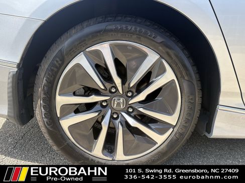 Used 2019 Honda Accord EX image 31