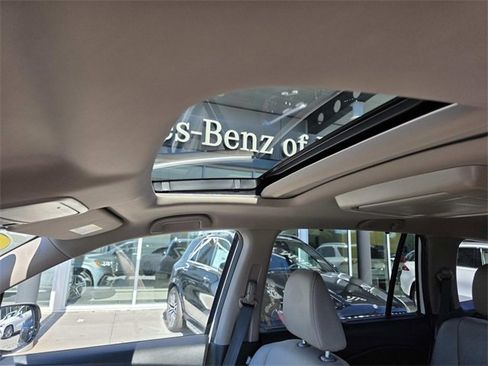 Used 2019 Honda Pilot Touring image 13