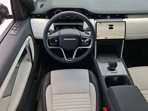New 2026 Land Rover Discovery Sport Landmark AWD/4WD image 7