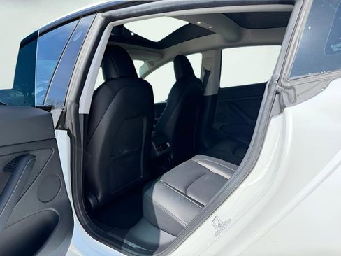 Used 2022 Tesla Model 3 Long Range image 22